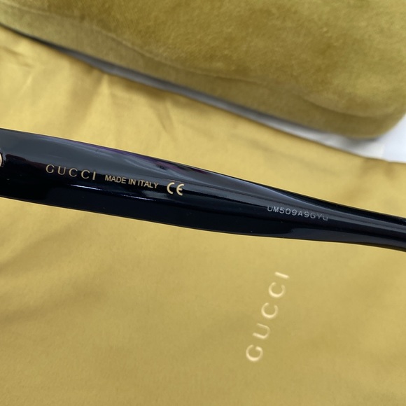 Gucci Original Sunglasses used like new - Picture 3 of 7